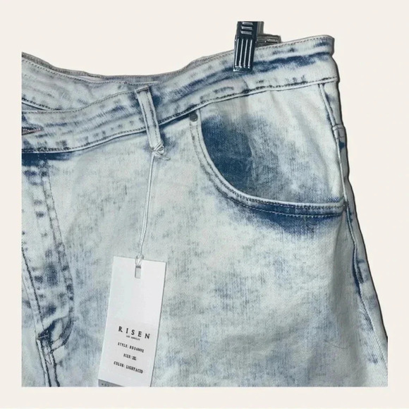 Women’s RISEN CROSS OVER DENIM JEAN SHORTS SIZE 2XL BLEACH DENIM WASH‎ CO… - Picture 4 of 12